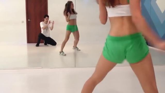 Классная попа TWERK смотреть онлайн