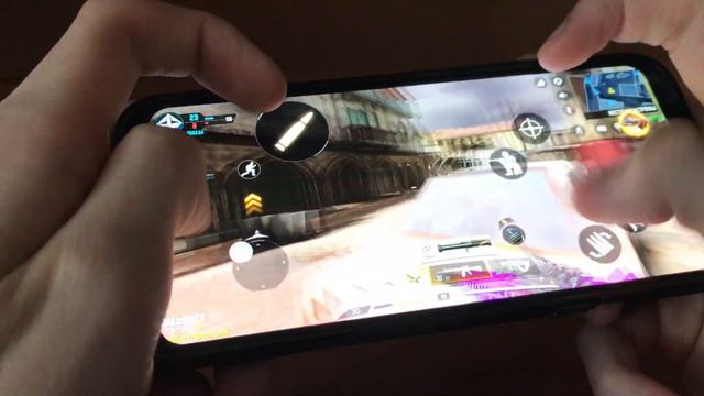 Играю в 4 пальца в Кал оф Дьюти Мобайл! HANDCAM play in 4 finger in Call of Duty Mobile! смотреть онлайн