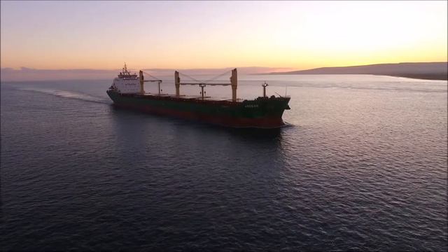 DJI Phantom 3 Advanced - Dawn Drone Flight To Andean Bulk Carrier смотреть онлайн