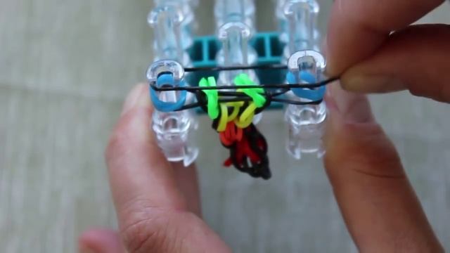 Простой браслет из резинок RAINBOW LOOM BANDS резинки радужки смотреть онлайн