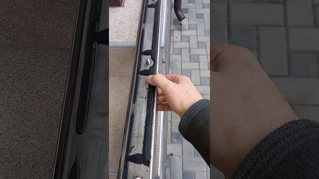 Шина боковой двери Mercedes- Benz Sprinter W906-почему ржавеет кузов за ней!?