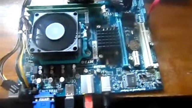 TESTE DO KIT - GIGABYTE - GA - 78LMT - S2 + ATHLON - X2 - 270 - 3.4 GHZ смотреть онлайн