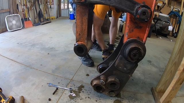 KUBOTA KX161-3S Mini Excavator Rebuild - Pt 1 смотреть онлайн