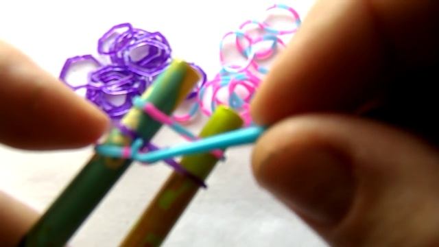 браслет для начинающих ЧЕШУЯ ДРАКОНА на карандашах из резинок rainbow loom bands смотреть онлайн