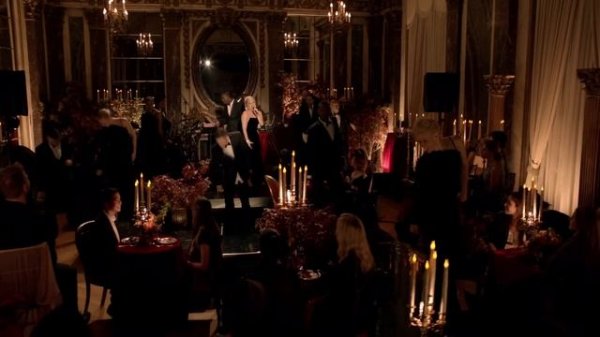 Lady Gaga - Born This Way (Live from A Very Gaga Thanksgiving)