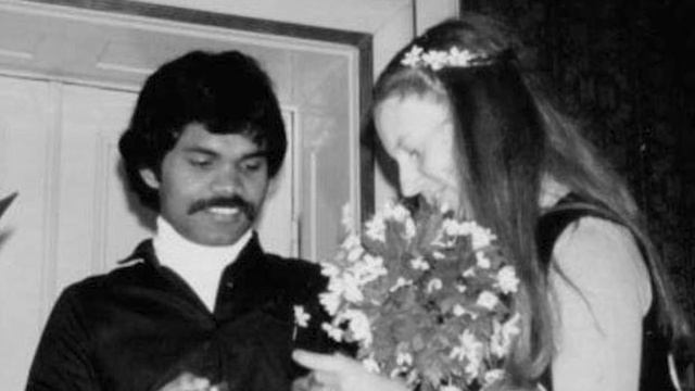 40 лет назад этот мужчина продал всё, купил велосипед, и проехал почти 10000 км ради любви смотреть онлайн