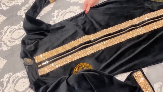 Новинка ⚜️Платье-халат велюровый с аппликацией в стразах ,костюм РР с юбкой смотреть онлайн