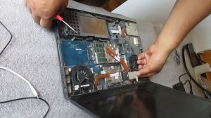 Розбирання та заміна петлі в ноутбуці Dell precision m4800 Замена петли. Разбор
