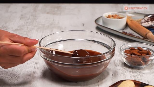 Смешиваю сгущенное молоко с кокосовой стружкой - получается шикарный десерт! смотреть онлайн