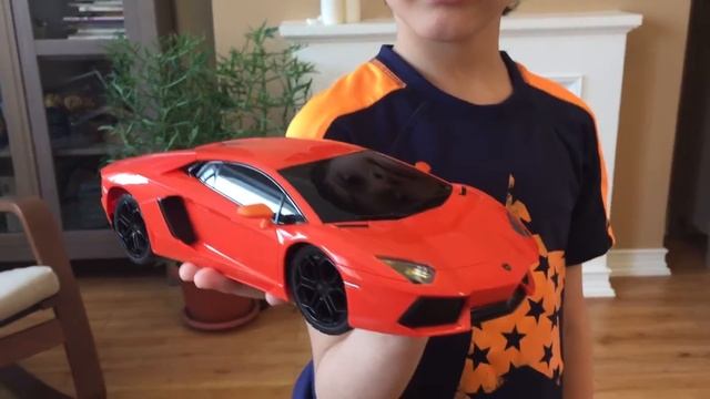 Lamborghini Aventador LP 700 4 с пультом управления Обзор смотреть онлайн