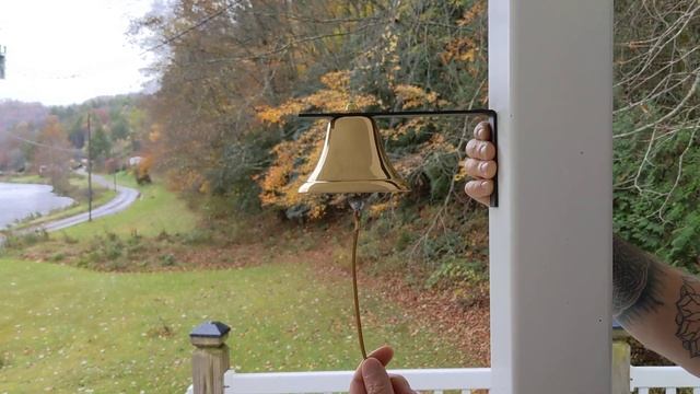 Small Dinner Bell смотреть онлайн