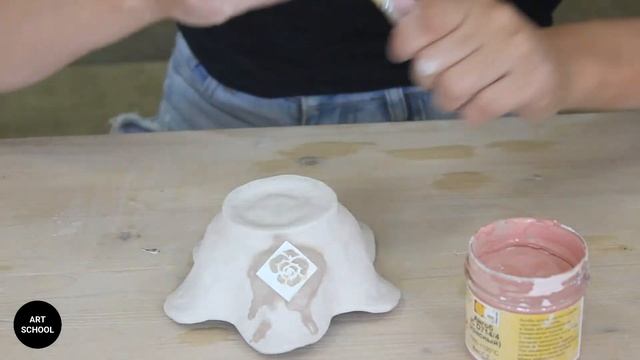 Нанесение краски на глину по шаблону смотреть онлайн