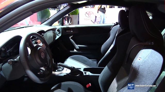 2017 Toyota 86 Sport - Exterior and Interior Walkaround - 2017 Montreal Auto Show смотреть онлайн