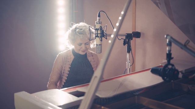 Warm Audio // Beck Black - "Don't Call Me Darlin'" WA-251 Tube Condenser Microphone смотреть онлайн