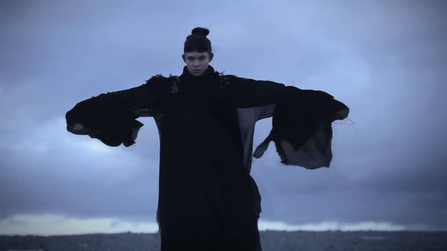 Grimes - Crystal Ball HD 1080p