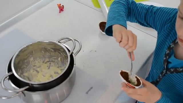 Готовят Дети: Как сделать #киндер #сюрприз своими руками (Выпуск#82) смотреть онлайн