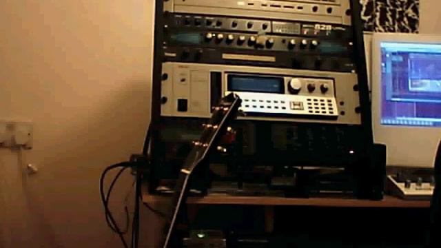 Akai bullshit aka The Deep House Tracks смотреть онлайн