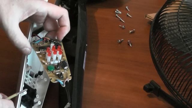 А что внутри :) Ремонт напольного вентилятора Delfa. ZikValera