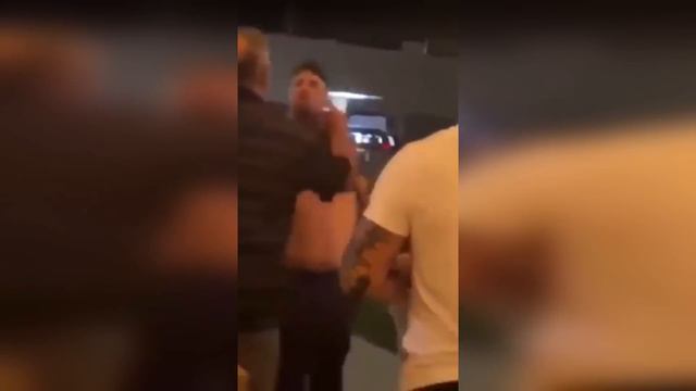 АЛЕКСАНДР НАЕХАЛ НА СВОЕГО БРАТА ФЕДОРА - ЕМЕЛЬЯНЕНКО ВЫСКАЗАЛСЯ! / БОЕЦ UFC ВЫРУБИЛ МУЖИКА В БАРЕ! смотреть онлайн