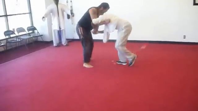 #CAPOEIRA VS STREET MMA [ NJIA UHURU KIPURA KUMENYANA ] смотреть онлайн
