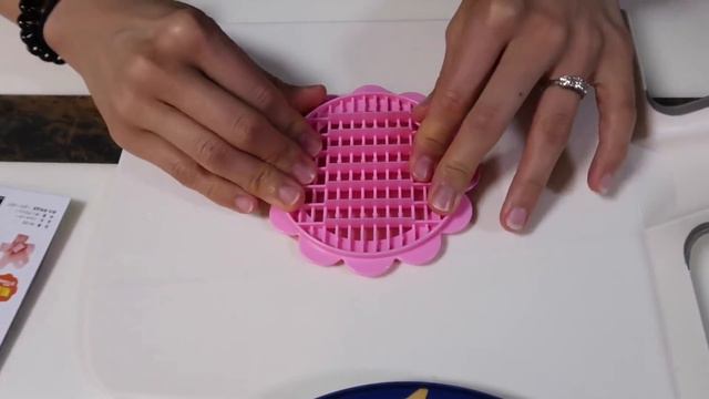 Japanese kitchen gadgets from 100 yen shop! смотреть онлайн