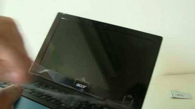 Acer Aspire One D255 Unboxing and Hands On смотреть онлайн