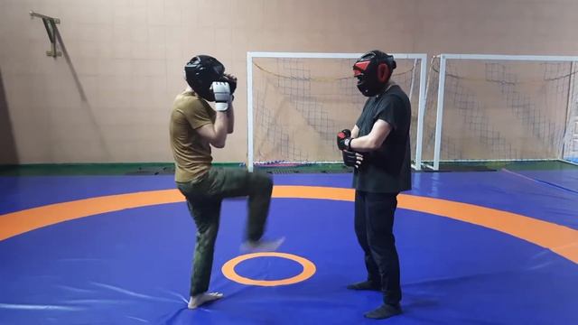 Тренировка по ПРБ. удары ногами 3. Сombattimento corpo a corpo. hand-to-hand combat. смотреть онлайн