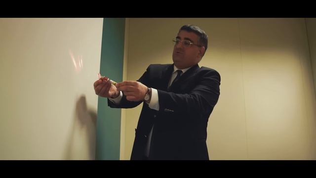 PSA Peugeot Citroën - Constructeur de talent(s) : Gilles, acheteur série смотреть онлайн