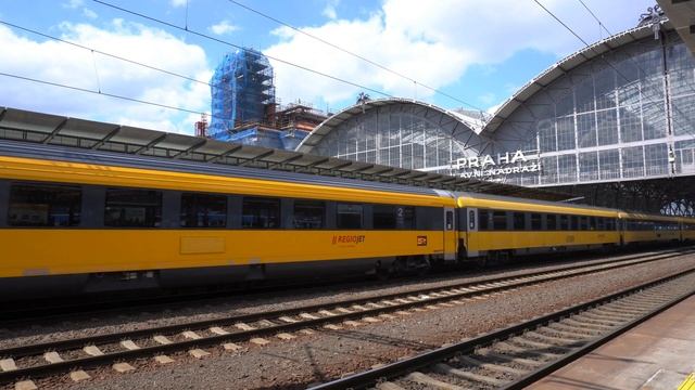 Trains At Prague Main Station - Praha Hlavní Nádraží - Bahnbetrieb Praha Hl. N.