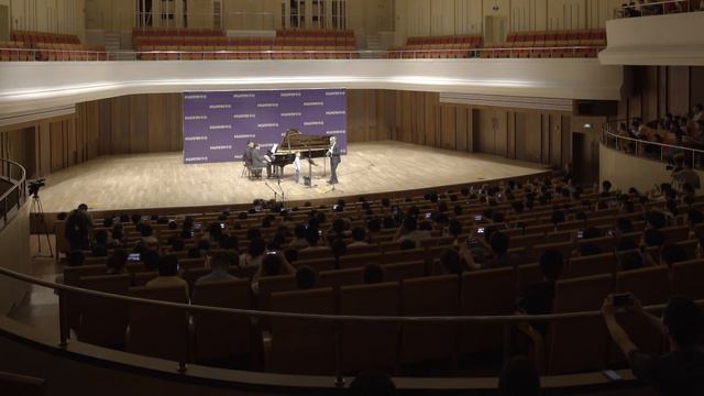 Ronald Van Spaendonck plays "Immer Kleiner" смотреть онлайн
