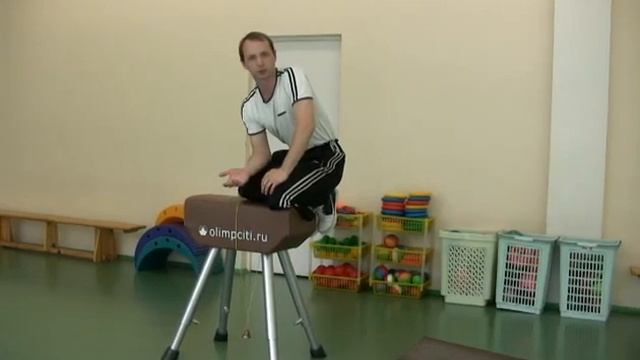 "Позвони в колокольчик" - игровое упражнение с гимнастическим козлом смотреть онлайн