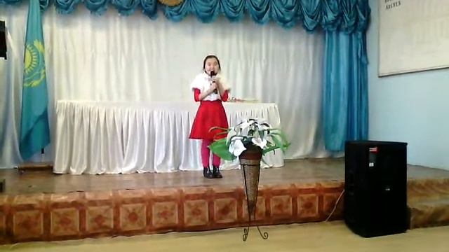 Маленькая девочка красиво поёт смотреть онлайн