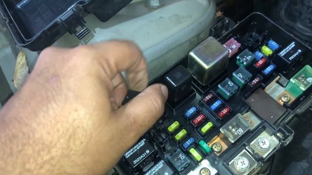Honda Civic AC FUSE and Relay 2003 and more MUST check fuses and relay for any AC issues смотреть онлайн