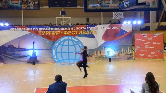 Шеренин Иван - Якушева Яна ( Севастополь 02.12.17. Акробатический Рок-н-ролл ) смотреть онлайн