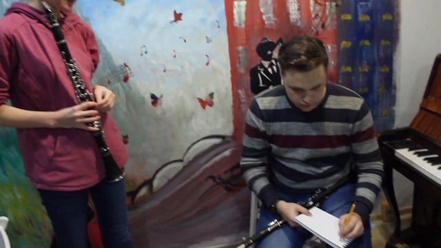 Уроки укулеле в Одинцово. Пройдите обучение укулеле с нуля в школе укулеле Арт Фа в Одинцово смотреть онлайн
