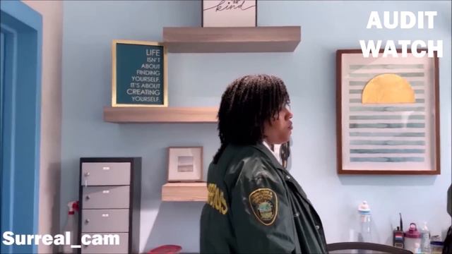 Angry Cop Throws Complaint Form After Man Does This... смотреть онлайн