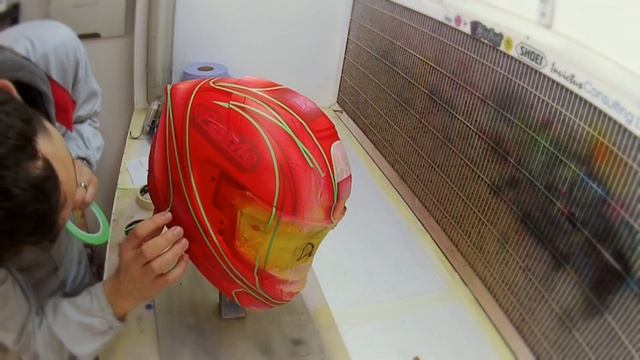 Dan Linfoot 2016 Shoei Xspirit 3 helmet смотреть онлайн