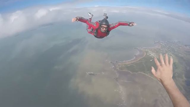 Fun 'n Games over Emu Park смотреть онлайн