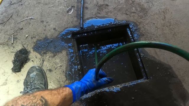 Blocked Drain 222 - The Day I Struck Oil | Or Is It Just Another Muddy Storm Water Adventure смотреть онлайн