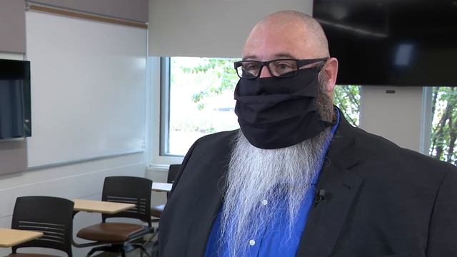 College of DuPage Reveals Technologically Advanced Classroom смотреть онлайн