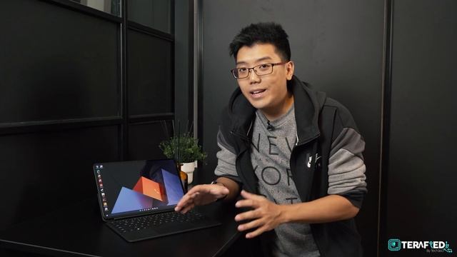 Huawei Matebook E Review: What A Windows Tablet PC Should Be смотреть онлайн