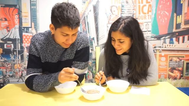 LATINOS probando la COMIDA RUSA смотреть онлайн