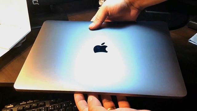 Apple MacBook Pro 13 Inch Unboxing 2018