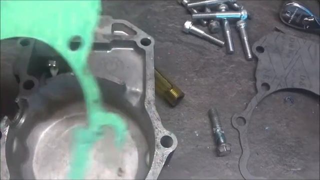 62. Honda CX500 - Rebuilding - Fix Water Bottle and Pulser Cover Gasket смотреть онлайн