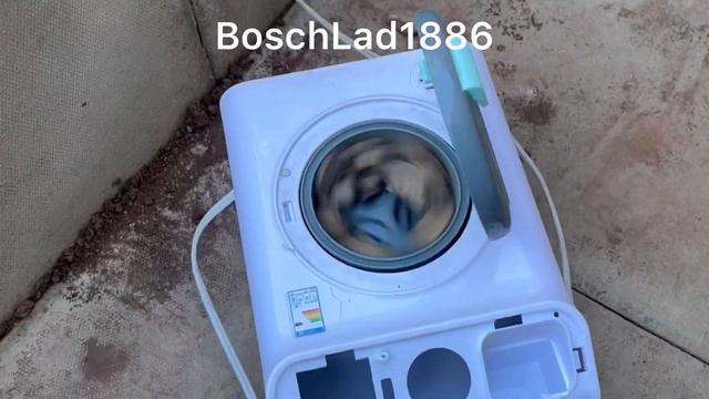 *Toy* washing machine destruction + having a spin in a real washer and being sledgehammered!! смотреть онлайн