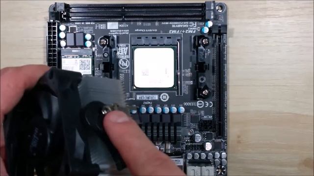 AMD A10-5800K APU 3.8Ghz Processor - Mini ITX Build - Install CPU смотреть онлайн
