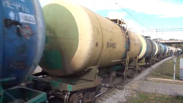 Электровоз ВЛ80С-835 с грузовым поездом смотреть онлайн