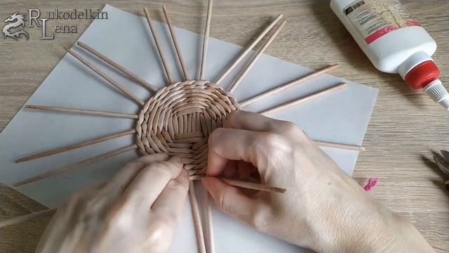 1. Круглое ДНО, подъем СТОЕК веревочкой и 3-х/плетение из газетных трубочек смотреть онлайн