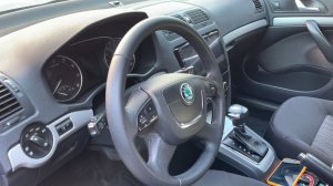 Skoda Octavia - перетянули потолок и покрасили пластик в черный матовый цвет