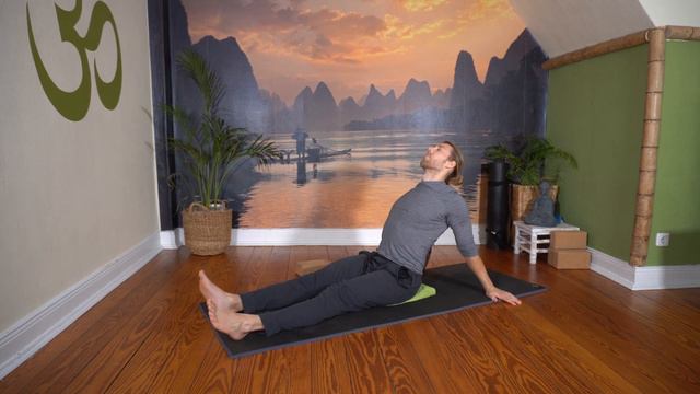 Yin Yoga 35 Minuten I Kurz und Entspannt I Level1: Einfach I Kevin Auditor смотреть онлайн